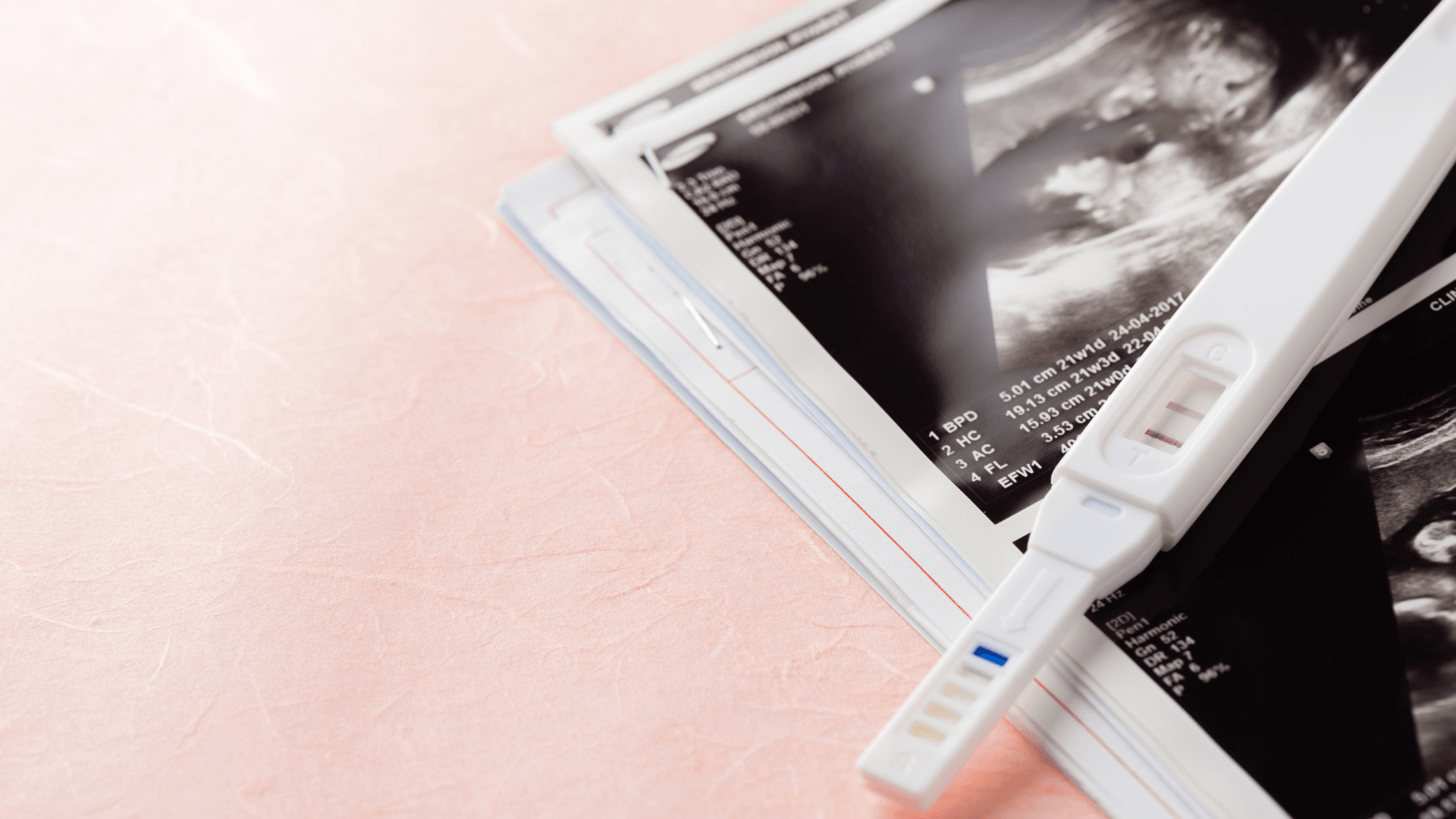 【妊娠検査薬】いつから使える?フライング検査のリスクと「陽性」が出たらすべきこと